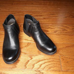 Clark's ankle boots 7.5M